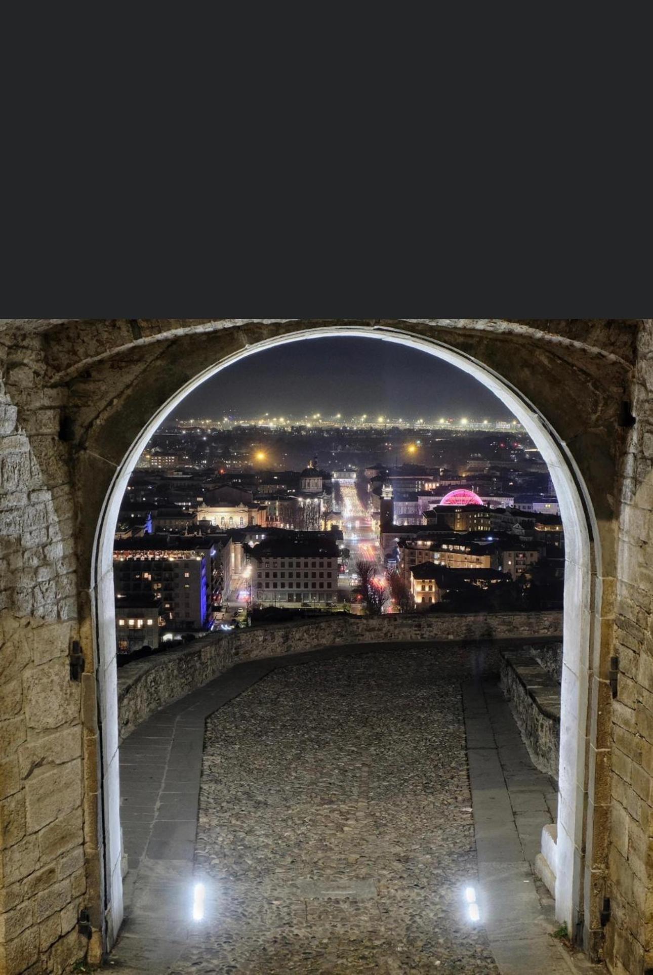 Smart Gold Apartment Luxury Central ベルガモ エクステリア 写真